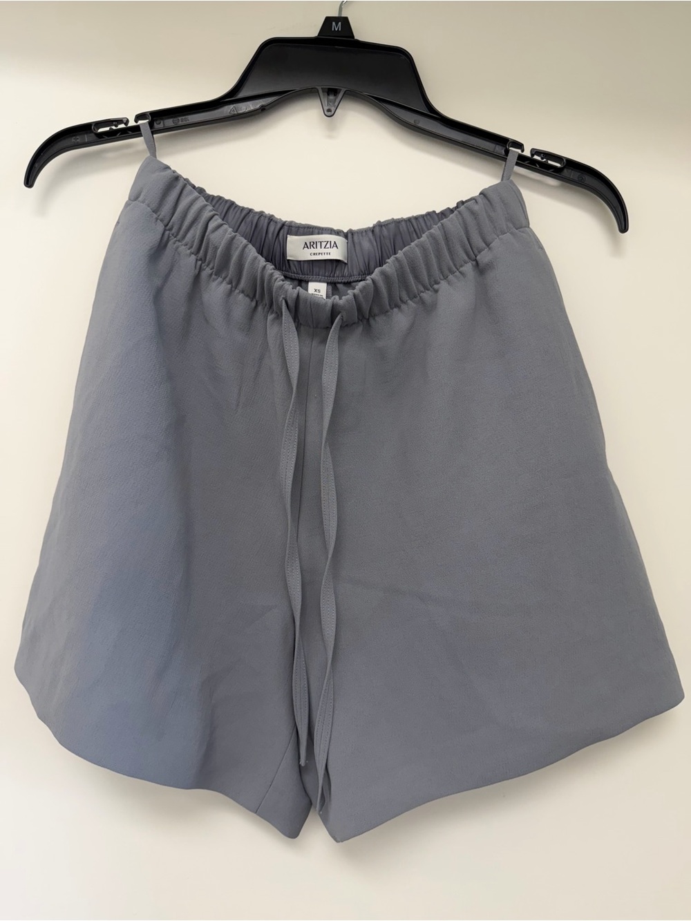 Aritzia Effortless Crepette Gray Shorts XS